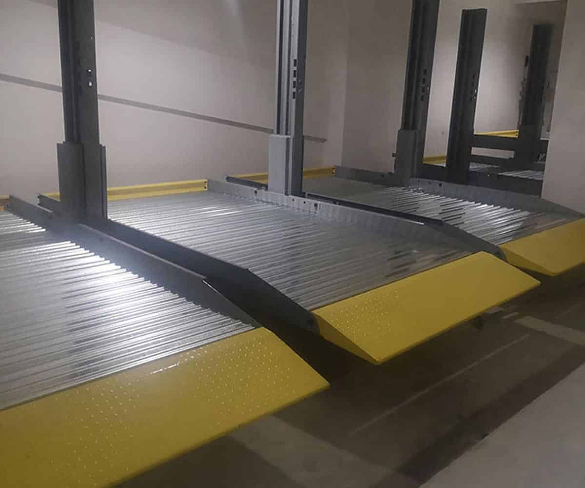 升降横移式机械式立体好色TV下载安装设备拆除.jpg